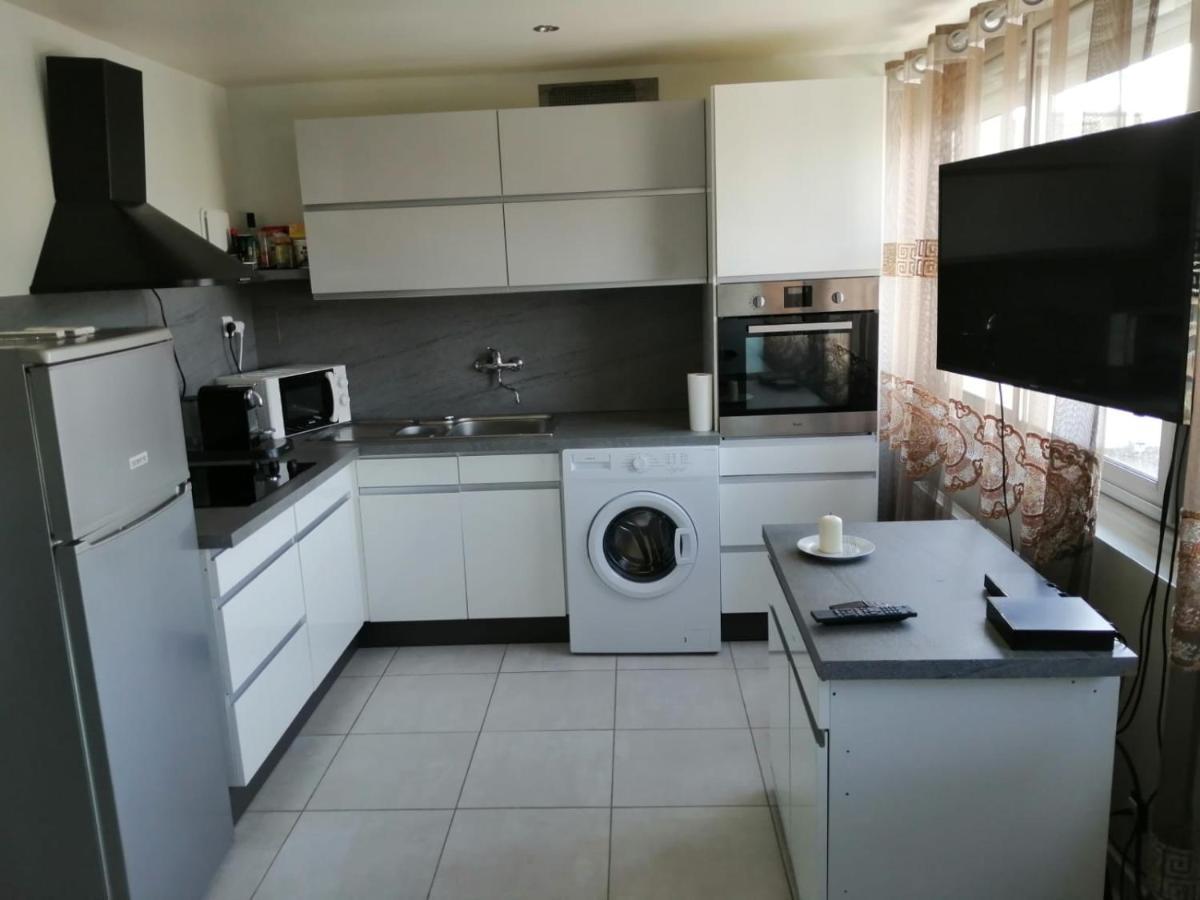 Location D'Appartement Entierement Meuble Pres De Geneve Анмас Екстериор снимка